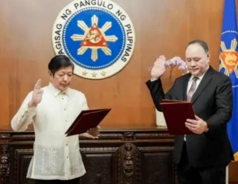 馬可仕在幾日前撤換了菲律賓代理防長加爾維斯，任命曾有過國防部長經驗的特奧多羅上任。   圖：翻攝自均均有聲