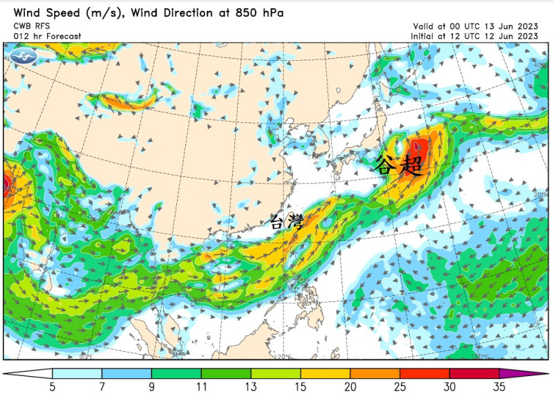 中央氣象局長鄭明典今天清晨在臉書表示，季風氣流跟在已經變為溫帶氣旋的「谷超」颱風殘餘環流後方增強，台灣南部部分地區受到這條強對流雨帶的影響。   圖：翻攝自鄭明典臉書