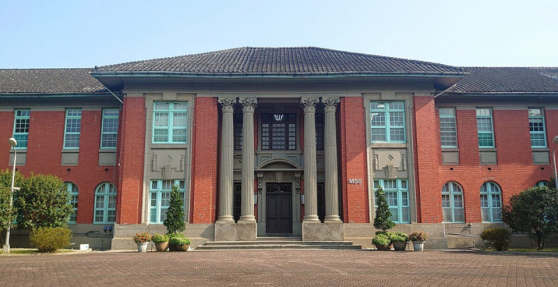 最新英國 QS 世界大學排行榜公布，台灣只有 1 所大學名列百大榜單。圖為台灣大學行政大樓。   圖：翻攝自維基百科