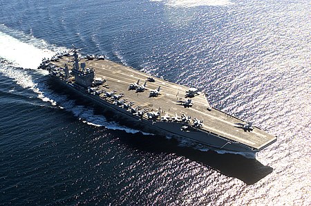 美國尼米茲號核動力航空母艦（USS Nimitz, CVN-68），自 1975 年服役至今已逾 40 餘年。   圖：翻攝自維基百科