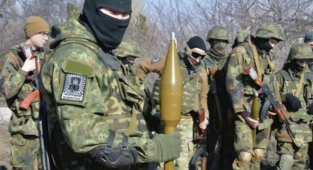 準備上前線作戰的烏軍。   圖 : 翻攝自軍機圖