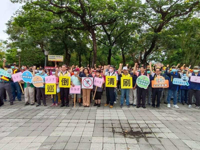 高雄市38行政區同步登革熱環境大掃蕩誓師大會。   圖：高雄市衛生局/提供