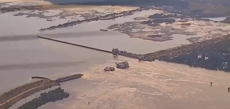 烏克蘭第聶伯河上、現由俄軍控制的卡科夫卡水壩遭破壞。   圖 : 翻攝自推特@GlasnostGone