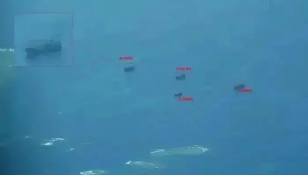 菲律賓快艇企圖接近仁愛礁，但遭中國海警船攔截。   圖 : 翻攝自鋒芒FM