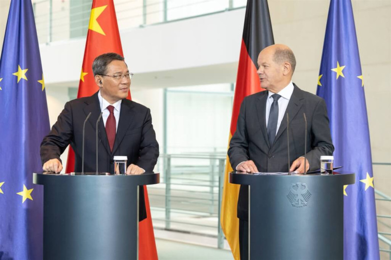 中國國務院總理李強出訪德國與德國總理蕭茲舉行第7輪中德政府磋商。   圖：翻攝Bundeskanzler推特