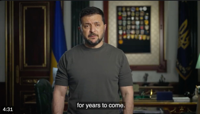 烏克蘭總統澤連斯基承認，烏克蘭經歷長達 18 個月的戰爭後，人們都已經「厭倦了」。   圖：擷取自推特@ZelenskyyUa