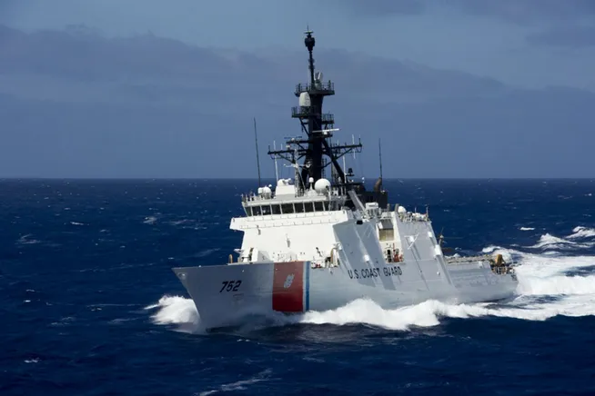 美國一艘砲艦「斯特拉頓」號闖入台灣海峽。美國海軍稱，這展現了美國「維護印太地區自由開放的決心」，並表示美軍還會在「國際允許」的任何空域和水域活動。   圖：翻攝自東哥的東東嗆