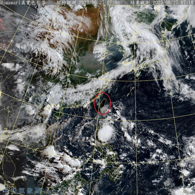 今天全台各地豔陽高照，不過東部、東南部與恆春半島可能出現零星短暫陣雨，午後的西半部、東北部與其他山區，則要小心局部短暫雷陣雨。   圖：中央氣象局／提供