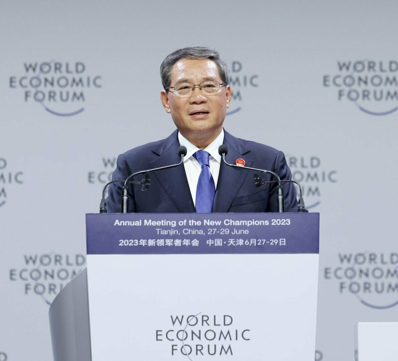 中國總理李強昨（ 27 ）日在夏季達沃斯論壇開幕儀式致辭，批評西方各國對中的「去風險、減依賴」是偽命題。   圖：翻攝自「世界經濟論壇」官方推特