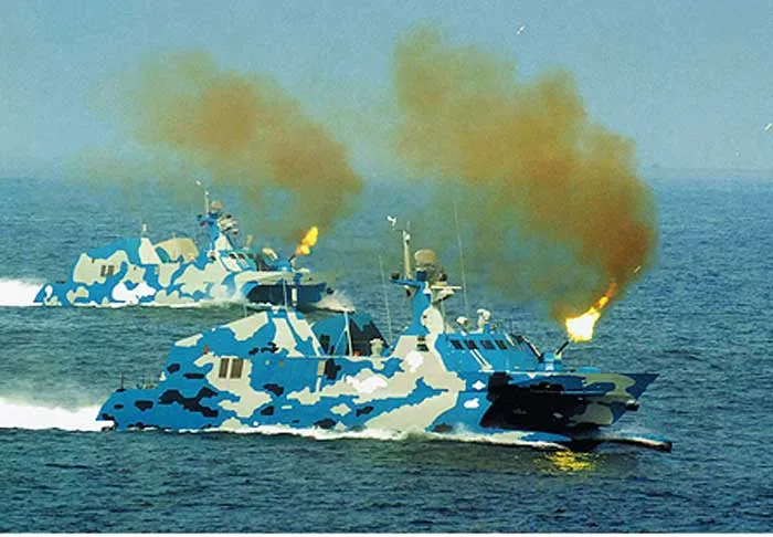 解放軍海上軍演。   圖：翻攝自《騰訊新聞》（資料照）。