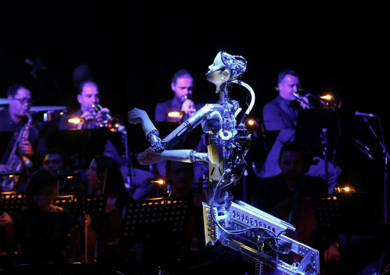 機器人指揮交響樂團演出。(示意圖)   圖：翻攝自達志影像/路透社