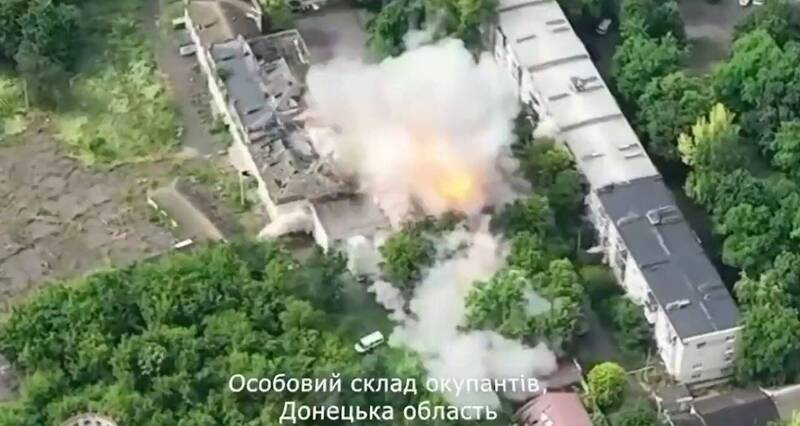 烏克蘭軍隊空襲位於頓內茨克俄軍指揮部。   圖：翻攝推特