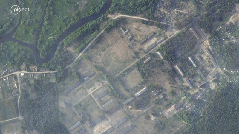 據傳白俄已提供一座「廢棄」軍營予瓦格納使用，衛星圖像更顯示，當地已搭建逾 250 頂帳篷，足以容納數千名士兵。   圖：擷取自衛星圖像公司「行星實驗室」（Planet Labs）網站