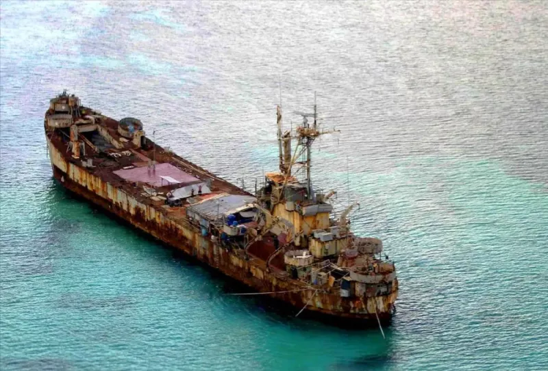 擱淺在仁愛礁的馬德雷山號登陸艦（LT 57 Sierra Madre）。   圖：《騰訊網》用戶「鋒芒FM」