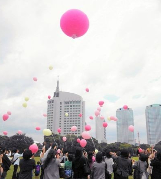 日本正在流行氣球葬禮。   圖 : 翻攝自Balloon Kobo