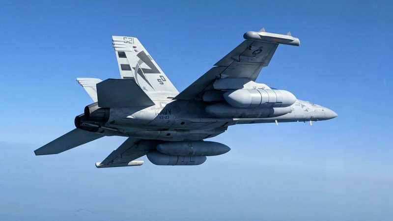 美國官員證實，今年 6 月 6 日，駐日美軍的 3 架 EA-18G「咆哮者」（EA-18G Growler）艦載型電戰機在日本南部執行任務時遭閃電擊中。   圖：擷取自美觀海軍航空系統司令部官網