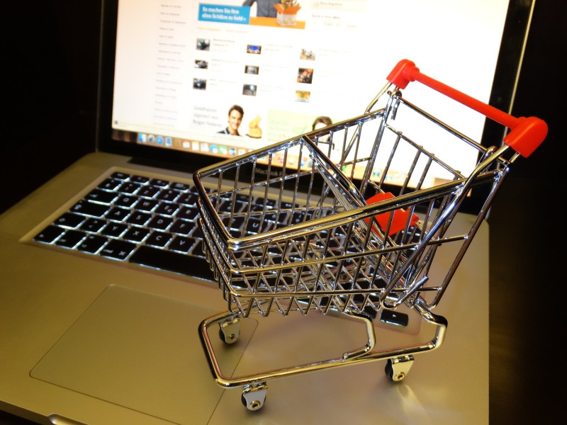 網路購物風氣的興起，卻也招來許多惡質賣家的覬覦，企圖從中獲得不法利益。   圖：Pixabay／提供