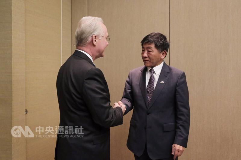 衛福部長陳時中證實，他與美國衛生部長普萊斯（Tom Price）21日已進行雙邊會談，美國表示支持台灣參與 世界衛生大會。   圖:衛福部提供