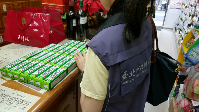 天良生物科技企業股份有限公司涉竄改「"天良" 諾克治痛感冒液」藥品效期，台北市政府衛生局表示，在第一時間已立即啟動清查機制。   圖：台北市衛生局提供