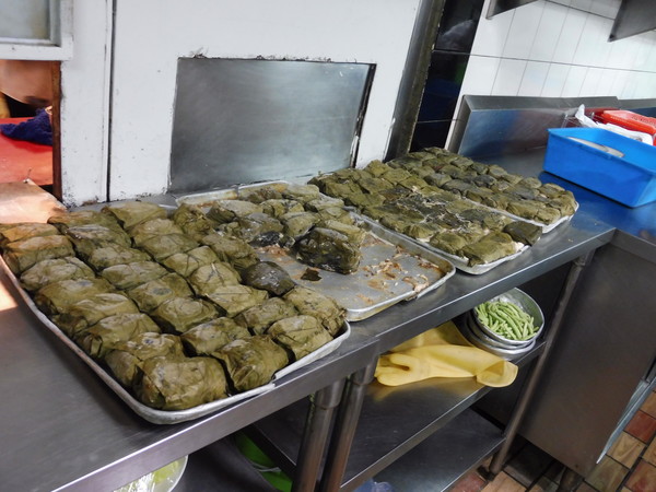 台北市的祥福餐廳疑誤用姑婆芋的葉子製作荷葉粉蒸排骨，導致民眾誤食中毒。   圖:台北市政府衛生局提供