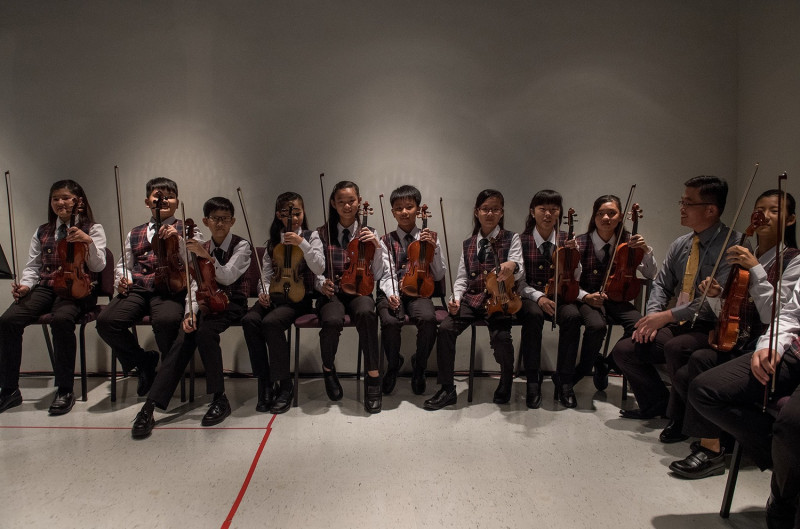 2017年5月28日下午屏東總統府音樂會「最南方思想起」在屏東演藝廳舉行，里港國小的小提琴重奏團，參與表演。   圖：總統府提供