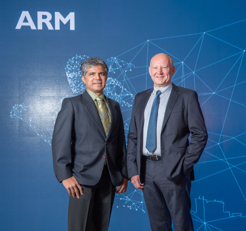 (左) ARM 運算產品總經理Nandan Nayampally 與(右) 多媒體處理器總經理Jem Davies台北電腦展推出三款處理器，強化端點到雲端的人工智慧體驗.   圖 : ARM/提供