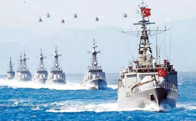 土耳其海軍艦隊將護衛在黑海運送糧食的烏克蘭船隻。   圖：翻攝自推特
