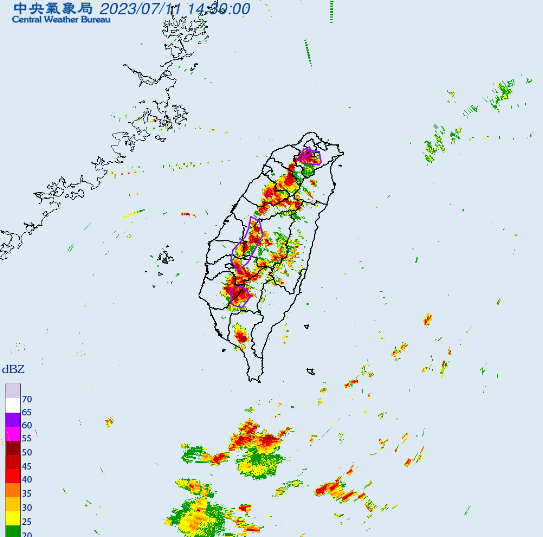 全台有10個縣市下起大雷雨。   圖：翻攝自中央氣象局網站