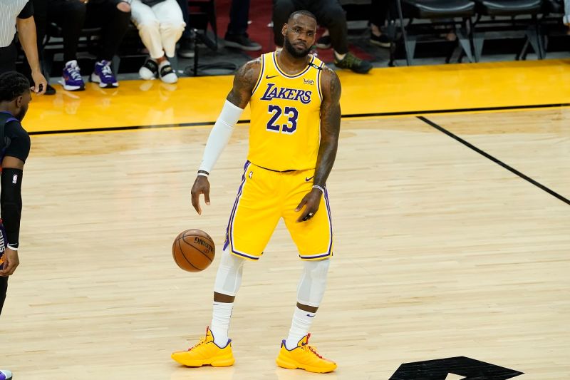 LeBron James將穿上23號球衣，原因是紀念Bill Russell 。   圖／美聯社／達志影像