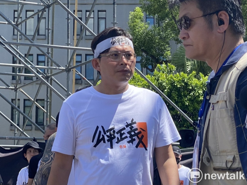 前立委黃國昌出席「716公平正義就台灣」凱道遊行。   圖：張良一 / 攝