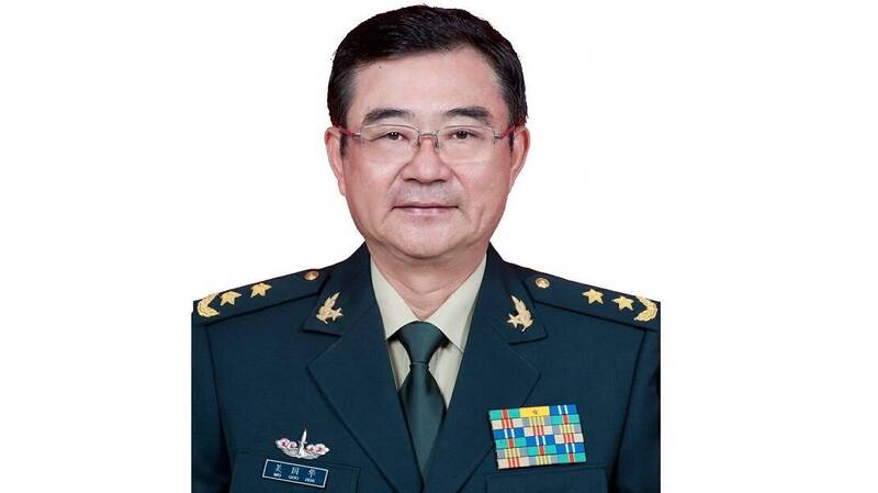 7月7日，網傳官方內部通報，火箭軍副司令吳國華因突發腦溢血，6 日晚間於北京去世。但卻有傳聞披露，吳國華當天吊在門框上自殺。   圖：擷取自中國網站