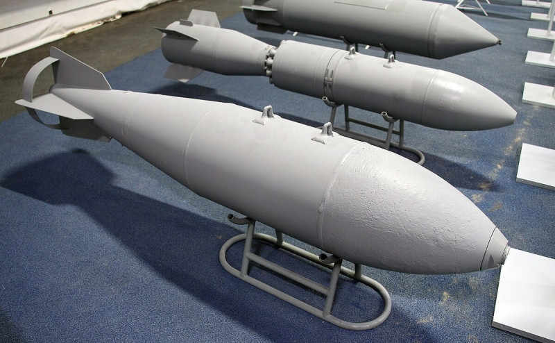 羅戈津設想，在東方港或普列謝茨克發射場，向太空發射攜帶炸彈的火箭，並從太空向位於烏克蘭的北約設備投擲 500 公斤的重型 FAB 炸彈。   圖：翻攝自 ChrisO_wiki 推特