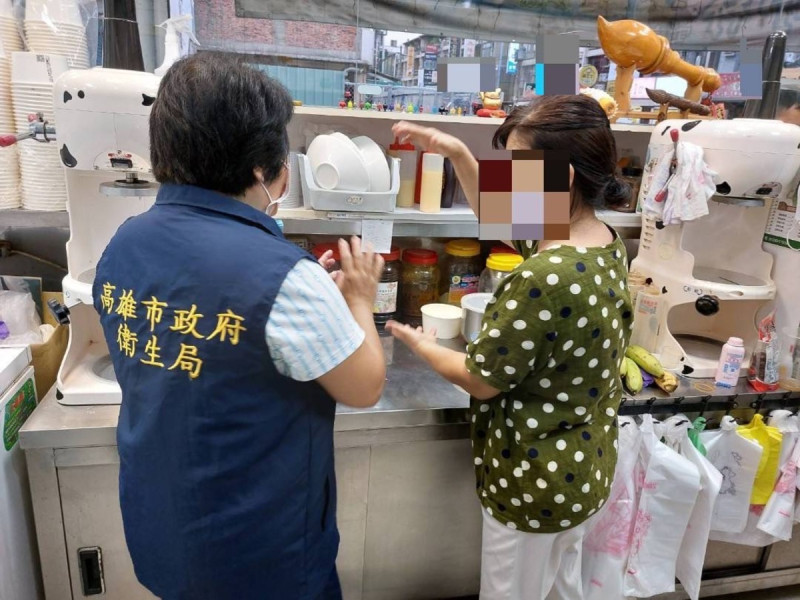 高市衛生局表示食品衛生查驗不合格率逐年下降。   圖：高雄市衛生局提供