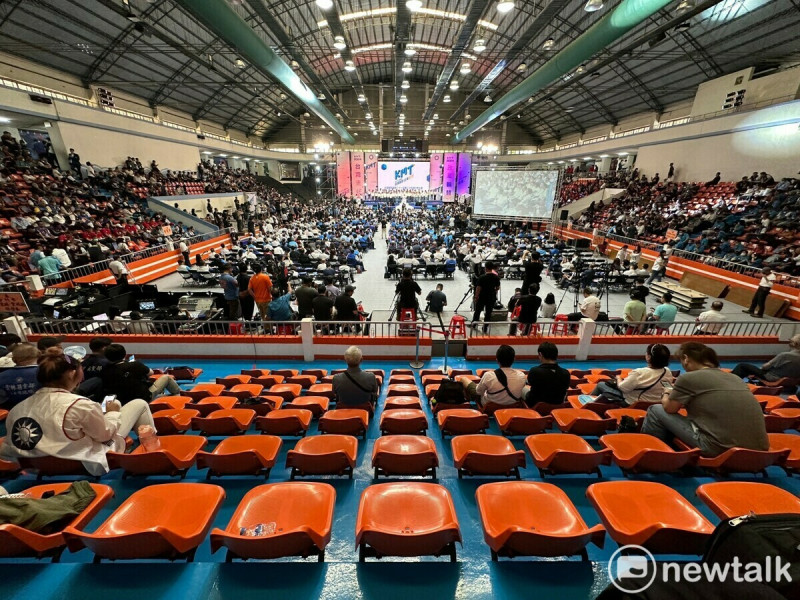 國民黨全代會在板橋體育館舉辦，活動正式開場後，二樓座位區並未坐滿。   圖：張良一/攝