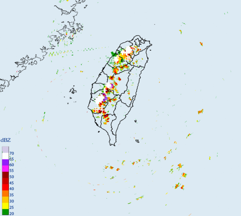 今(23)日午後對流雲系發展旺盛，易有短延時強降雨。   圖：翻攝自中央氣象局