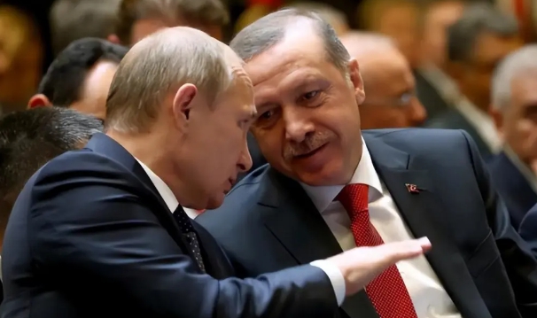 俄羅斯總統普丁(左)與土耳其總統艾爾段的關係曾經十分緊密。   圖 : 翻攝自鋒芒FM