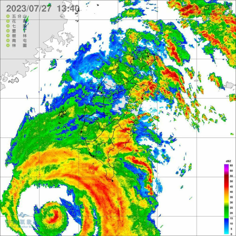 杜蘇芮暴風圈正逐漸靠近西南邊，預計越晚雨勢越大。   圖：取自台灣颱風論壇臉書