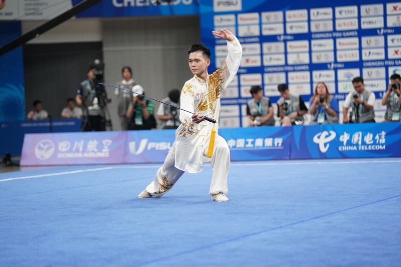 台灣男子武術好手孫家閎29日在成都世大運男子太極劍項目表現出色，以9.710分拿下銀牌。   圖：大專體總提供