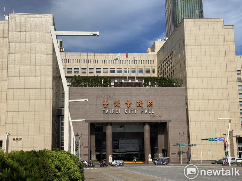台北市勞動局今公布2月份違反《勞基法》裁罰結果，共37家事業單位遭到裁處，總罰鍰金額為245萬元。圖為台北市政府市政大樓照片。   圖：周煊惠 / 攝（資料照）