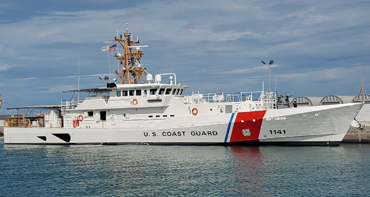 美國與太平洋島國巴布亞紐幾內亞簽署《防務合作協議》。美國海岸防衛隊透露，部隊官員未來將能代表該國，登上並搜查任何可疑船隻，包括懸掛中國國旗的漁船。   圖：擷取自推特@USCG