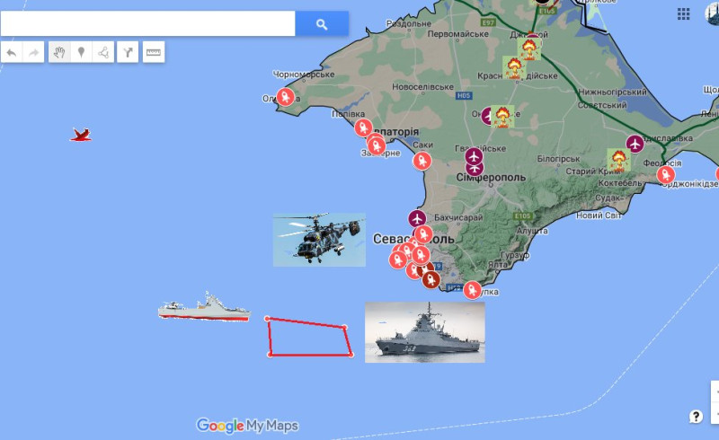 烏軍聲稱成功於塞凡堡海域上襲擊俄軍黑海艦隊兩艘巡邏鑑，俄軍派出直升機救援，不過卻遭俄軍發聲明駁斥。   圖：翻攝自推特@Kartinamaslom5