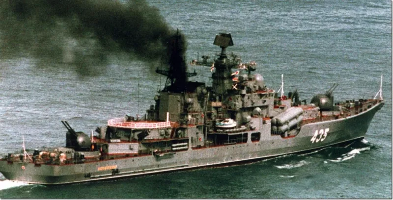 俄羅斯的實力，既無法與美國海軍在海上抗衡，也無法守護有限的援俄盟友運輸船。圖為俄羅斯現代級驅逐艦。   圖：翻攝自河東三叔