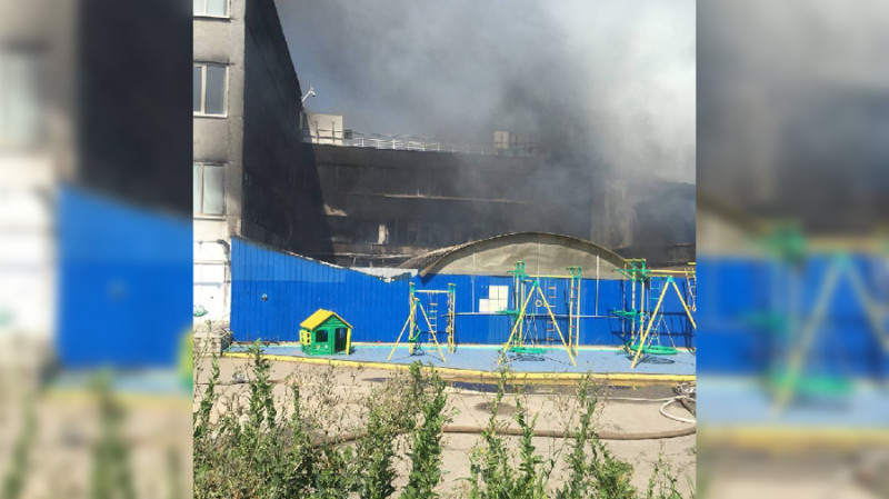 莫斯科州德米特羅夫區一間名為 Leko 的運動用品工廠昨日驚傳大火，火勢延燒超過 1,000 平方公尺。   圖：翻攝自莫斯科州檢察官辦公室