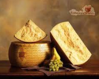哥瑞納·帕達諾乳酪，每個乳酪重 40 公斤，存放乳酪的貨架高度為 10 米。該乳酪因類似於帕爾馬幹乳酪在義大利十分受歡迎。   圖 : 翻攝自工廠官網