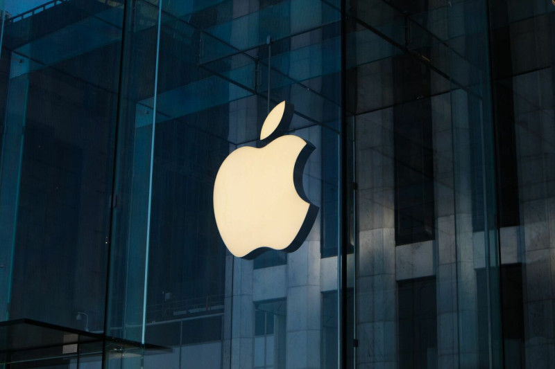 蘋果公司的設計團隊，近期經歷了一波人員流失，其中一位資深成員鄧肯·科爾(Duncan Kerr)宣布即將離開。科爾自1999年加入蘋果，參與了多代iPhone、iPad和Mac的開發工作。   圖：翻攝自蘋果官網