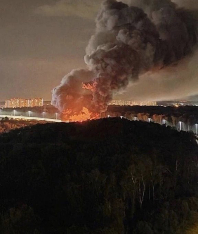 在俄羅斯首都莫斯科郊區，有一家叫PIRO-ROSS製造光學機械儀器的工廠發生大爆炸。   翻攝自推特