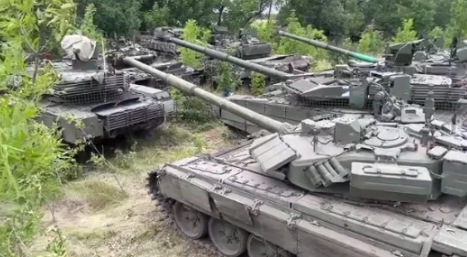 瓦格納政變後，俄軍順勢接收了大批的裝甲武器。   圖 : 翻攝自騰訊網/河東三叔