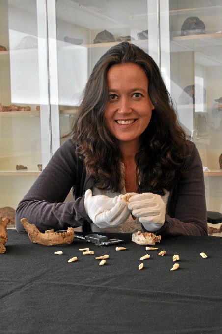 西班牙國家人類進化研究中心（CENIEH） 主任馬丁農-托雷斯（María Martinón-Torres） 表示，化龍洞區域的化石，是亞洲已知的最早的化石種群，呈現出原始和智人的特徵。 圖：翻攝自 Jean-Jacques Hublin 推特