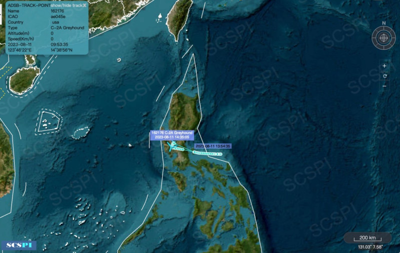 根據美軍航艦載行政專機CA-2運動位置推算，8月11日，「雷根號(USS Ronald Reagan CVN-76)」航空母艦就在呂宋島東側的菲律賓海。 圖：翻攝@SCS_PI推特