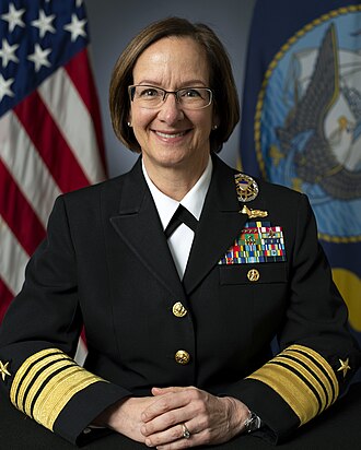 出席就職儀式的海軍上將麗莎·弗蘭凱蒂   翻攝自維基百科